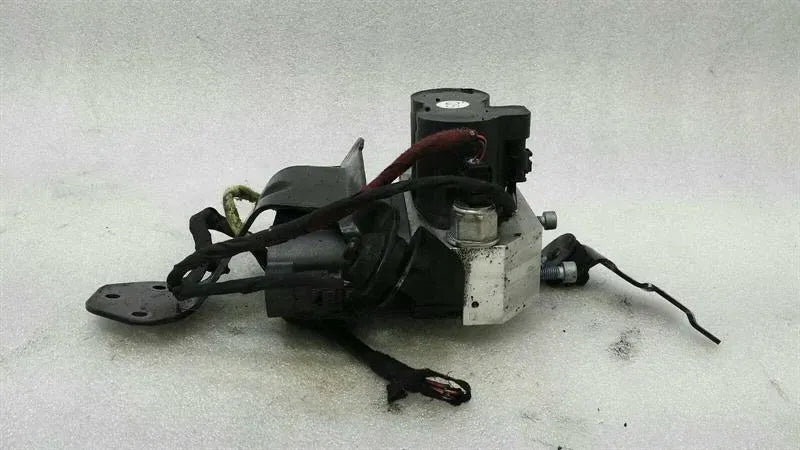 Mercedes S W221 rear ABC hydraulic valve A2213200358 hydraulic valve ABC S600