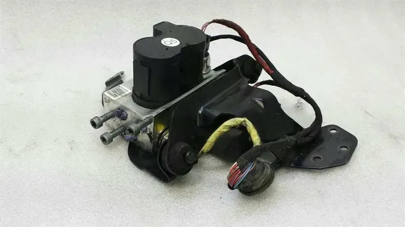 Mercedes S W221 rear ABC hydraulic valve A2213200358 hydraulic valve ABC S600