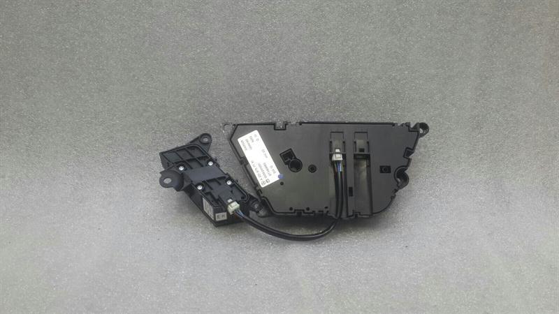 Mercedes S-Class W221 Front Right Seat Switch A2218707751 Seat Right Switch