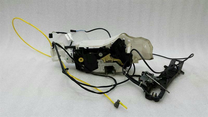 Mercedes SL R230 FRH door lock A2307200835 door lock right keyless go