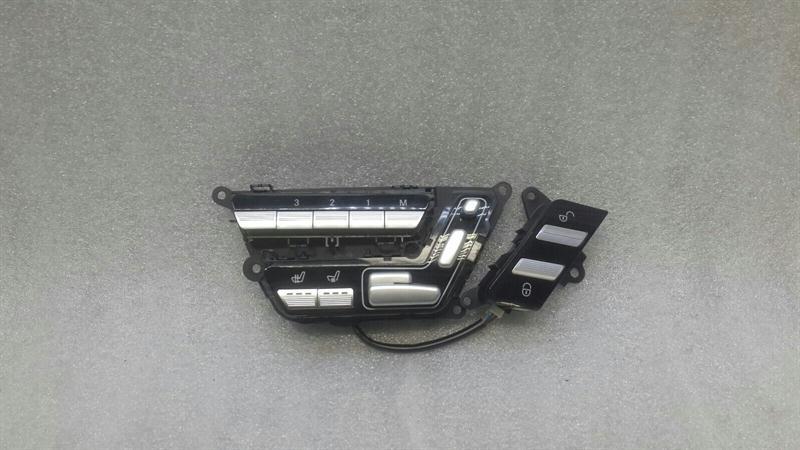 Mercedes S-Class W221 Front Right Seat Switch A2218707751 Seat Right Switch