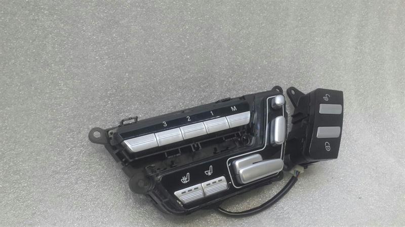 Mercedes S-Class W221 Front Right Seat Switch A2218707751 Seat Right Switch