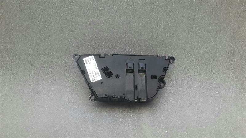 Mercedes S-class W221 rear right seat switch A2218708751 seat rear R switch