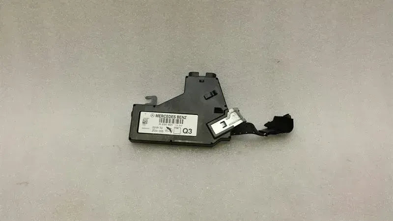 Mercedes SL R230 Aerial / Antenna A2308201389 Antenna Right Amplifier