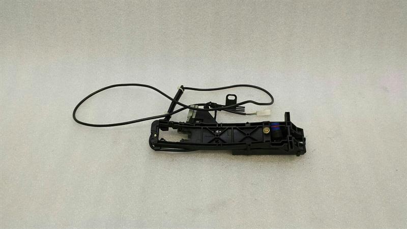 Mercedes SL R230 left door handle carrier A2307600534 door handle carrier left