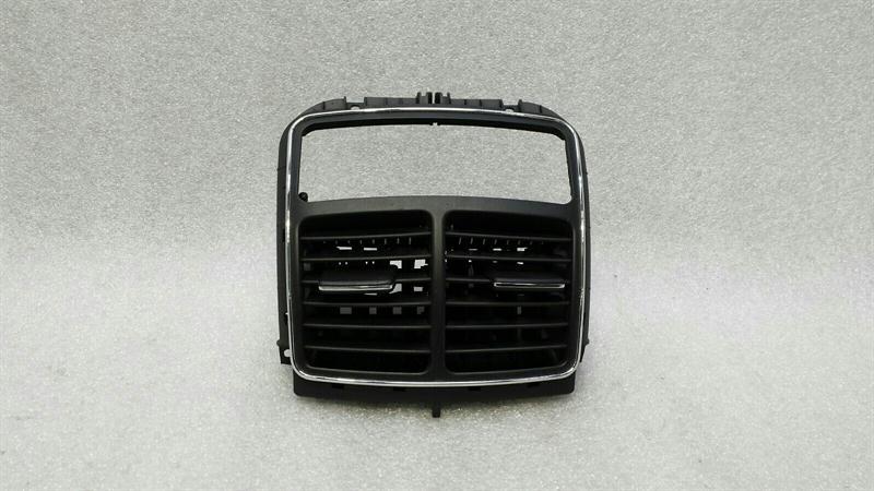 Mercedes CLS55 AMG Rear Air Vent A2118302254 Ventilation Nozzle Rear Vent