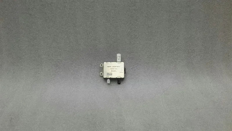 Mercedes SL R230 Aerial / Antenna A2208271842 Antenna Amplifier