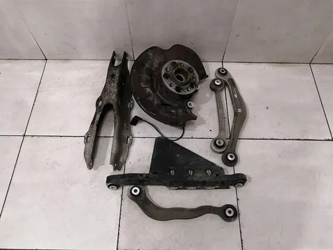 Mercedes W222 Right Rear Hub Set A2223501041 Wheel Bearing Housing Rear Right Set