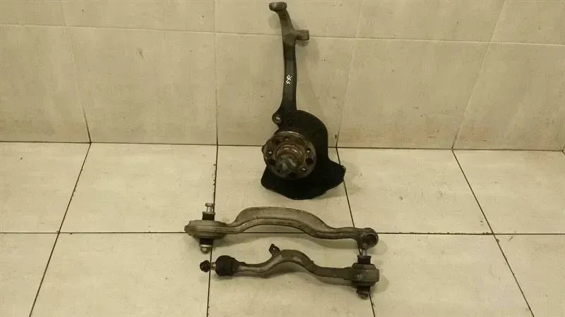 Mercedes CL W216 Right Front Hub A2213323001 Wheel Bearing Housing Front Right