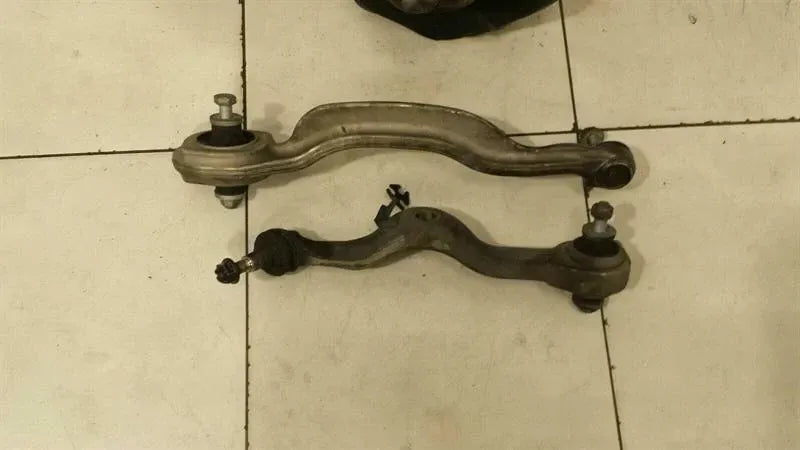Mercedes CL W216 Right Front Hub A2213323001 Wheel Bearing Housing Front Right