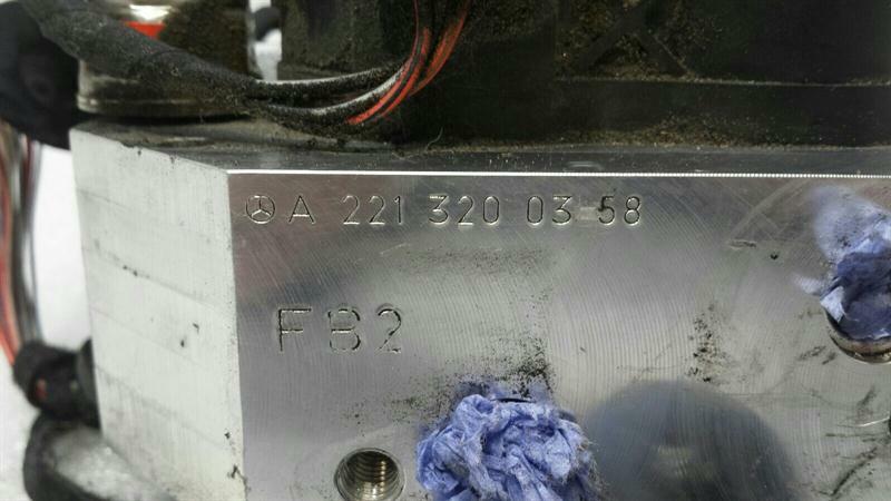 Mercedes CL W216 Rear ABC Hydraulic Valve A2213200358 Hydraulic Valve