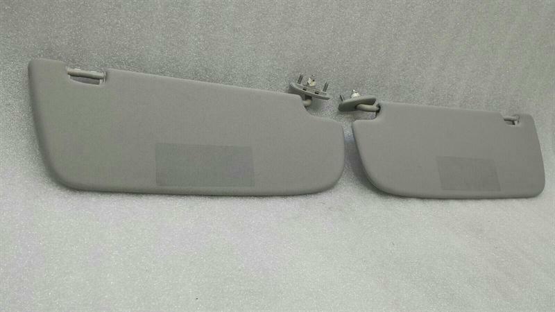 Mercedes W221 W216 Sun Viewfinder Set A2218101210 Sun Bezel Set L + R