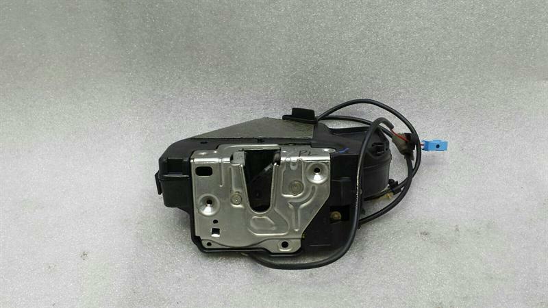Mercedes CLS W219 door lock rear LE A2197300335 door lock rear left