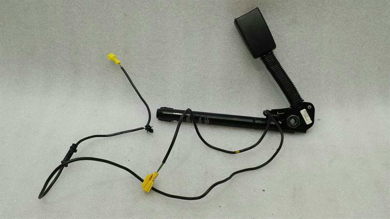 Mercedes CLS W219 right seatbelt tensioner A2118602069 belt tensioner front right