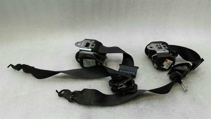 Mercedes CLS W219 front seat belt pair A2118608285 seat belt belt front