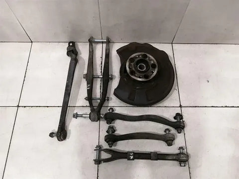 Mercedes CLS55 AMG W219 Right Rear Hub A2113504608 Wheel Bearing Housing Rear Right