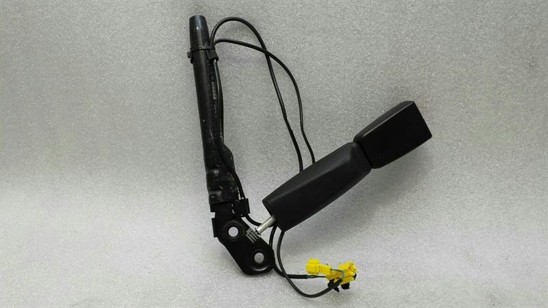 Mercedes S W221 FRH seat belt tensioner A2218601869 seat belt tramp front right