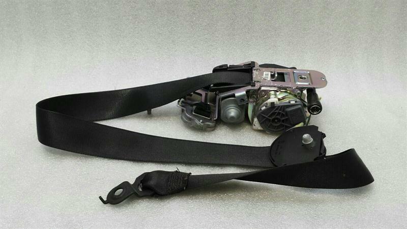 Mercedes CLS W218 Right Front Seatbelt A2128607685 Seat Belt Front Re