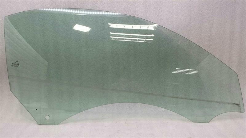 Mercedes SLK R172 right front door glass A1727250210 door window front right