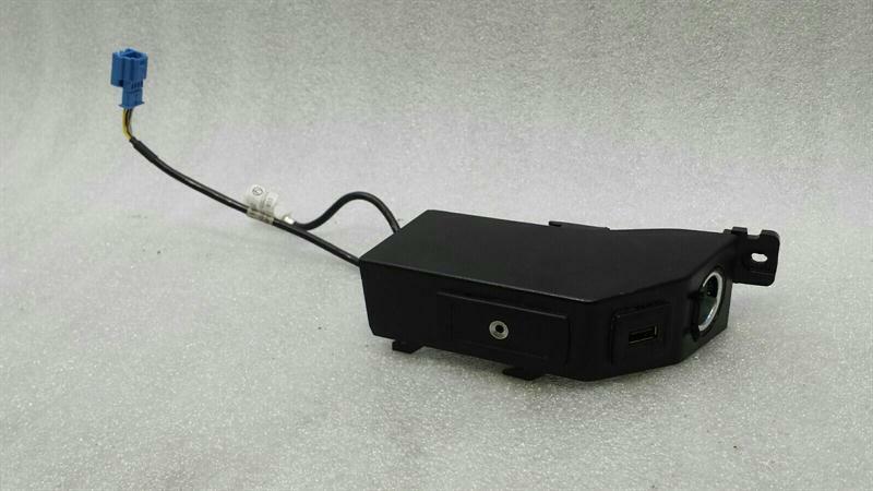 MERCEDES SLK R172 USB Input Module A1728210211 ECU