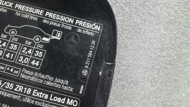 Mercedes W211 fuel filler cap A2117500206 fuel cap fuel flap.