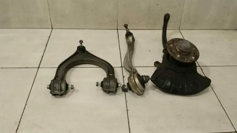 MERCEDES S55 AMG W220 Right Front Hub SET A2203304220 Wheel Bearing Housing Front Re