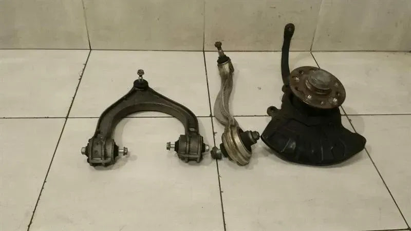MERCEDES S55 AMG W220 Right Front Hub SET A2203304220 Wheel Bearing Housing Front Re