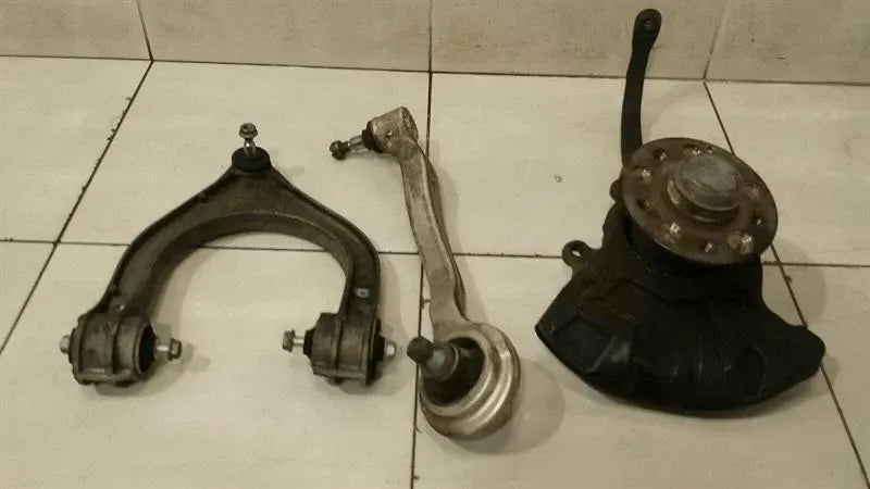 MERCEDES S55 AMG W220 Right Front Hub SET A2203304220 Wheel Bearing Housing Front Re