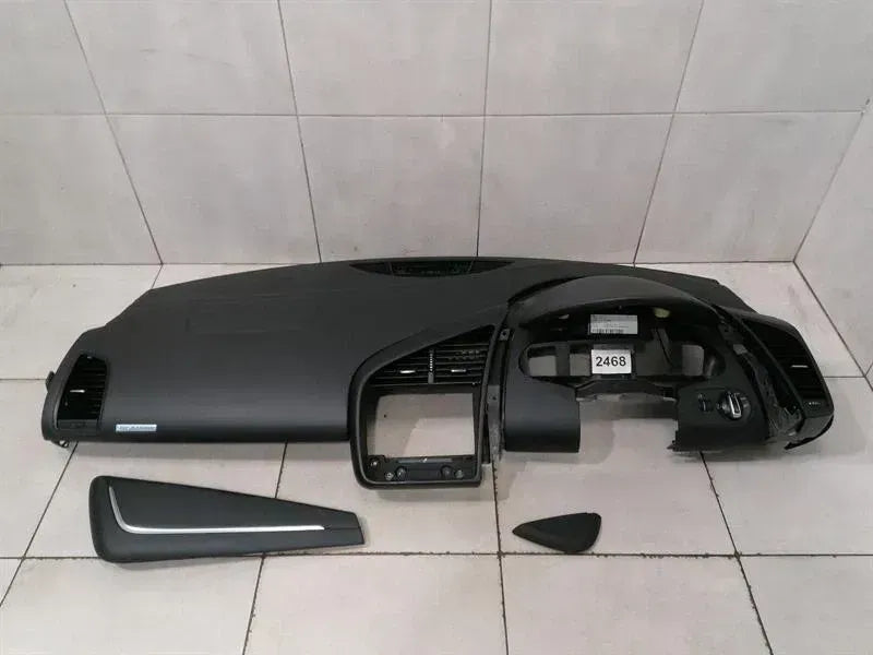 AUDI R8 TYPE 42 V10 5.2 SPYDER LEATHER DASHBOARD 427857009C RIGHT HAND DRIVE RHD