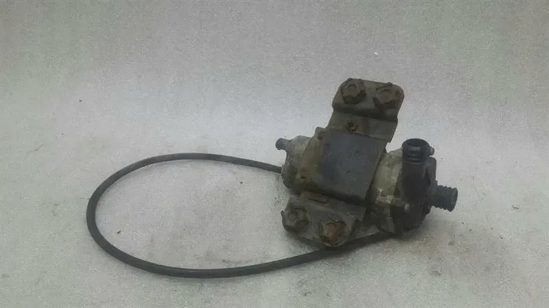 Mercedes SL R230 additional cooling pump A0005004883 coolant pump pump SL55
