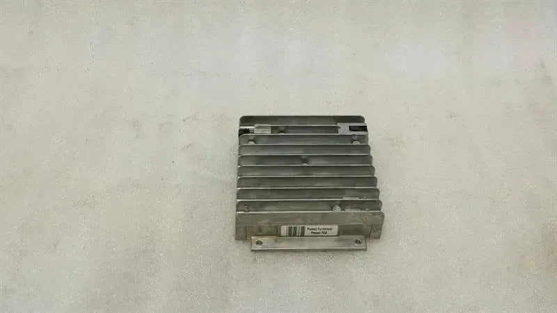 Mercedes E Class W211 Aerial / Antenna 8YN9526A Antenna Amplifier Motorola
