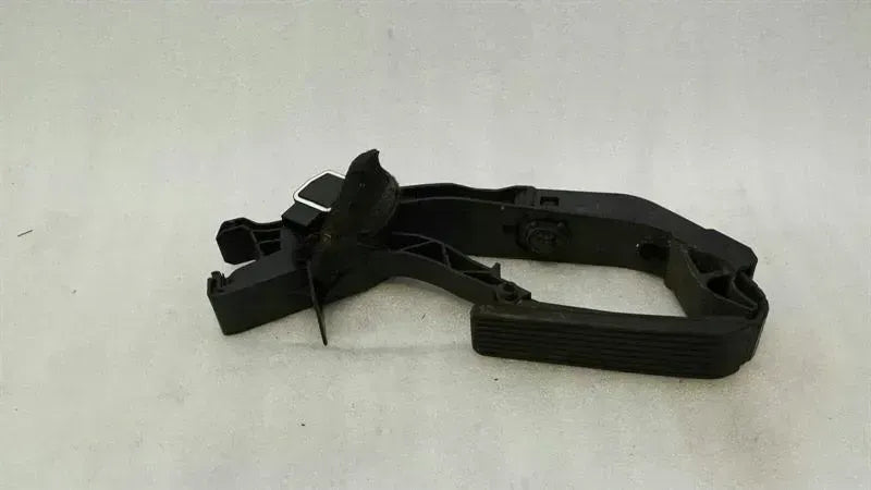 Mercedes E Class W211 Gas Pedal (Electrical) A2113000604 Accelerator Pedal