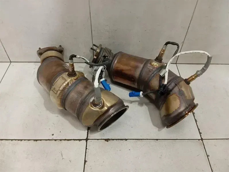 Aston Martin DBS AM7 18-24 Catalytic Converter HY53-5E214-AC Catalytic Converter V12
