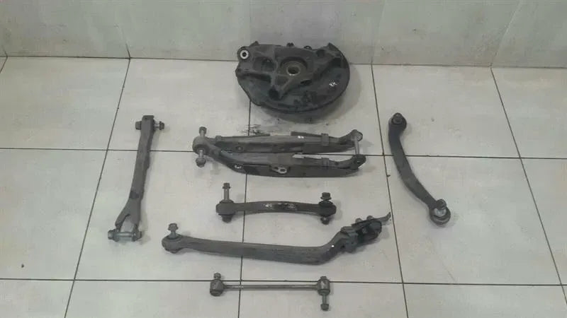 Mercedes E55 W211 Right Rear Hub A2113504608 Wheel Bearing Housing Rear Right Set
