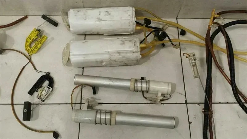 Audi S8 D3 Fuel Pump Electric Set 4E0919679J Fuel Pump Set 5.2 V10