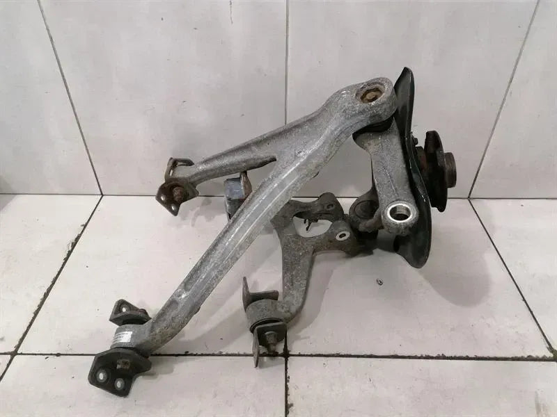 Audi R8 Type 42 V10 5.2 Right Front Hub 420407246E Wheel Bearing Housing Front Right