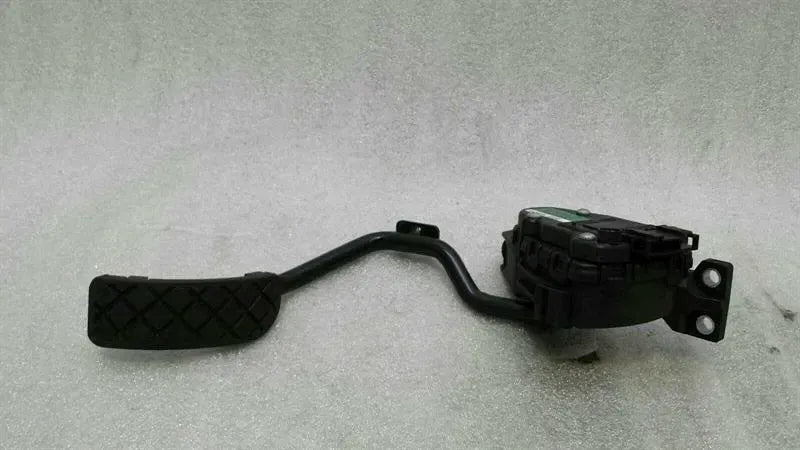 Audi S8 D3 A8 RHD gas pedal (electrical) 4E2723523C right hand drive