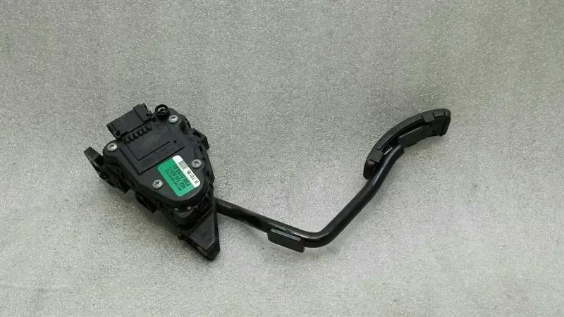 Audi S8 D3 A8 RHD gas pedal (electrical) 4E2723523C right hand drive