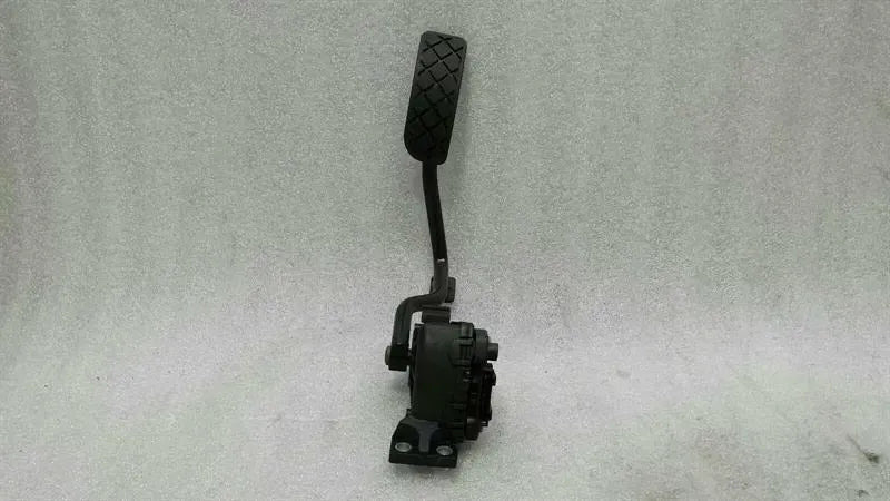 Audi S8 D3 A8 RHD gas pedal (electrical) 4E2723523C right hand drive