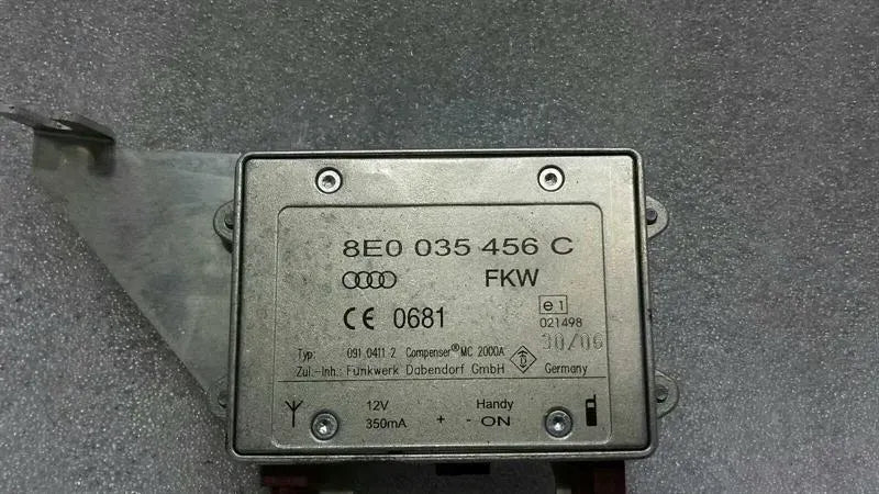 Audi S8 D3 Aerial / Antenna 8E0035456 Antenna Mobile Phone