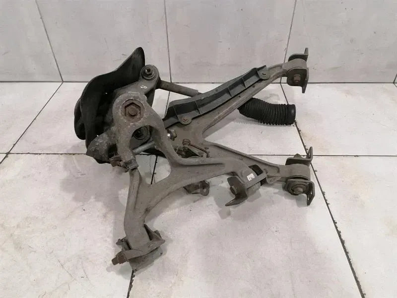 Audi R8 Type 42 V10 5.2 Spyder Left Front Hub 420407245E Front Wheel Bearing Housing