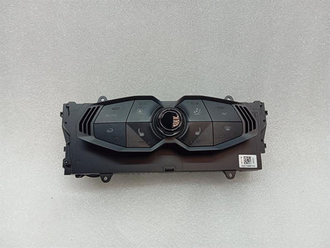 Lamborghini Huracan LP 610-4 Auto Climate Control 4T0820043A Climate Control Panel A/C