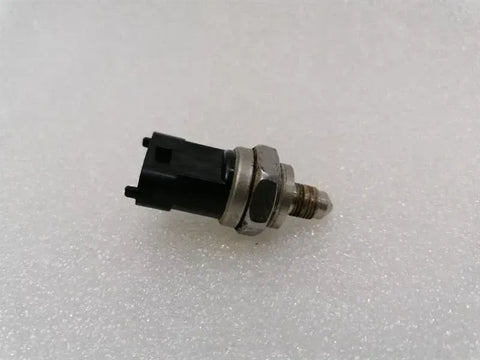 Porsche Panamera 970 Sensor 94860623001 Fuel Distributor Pressure Sensor 4.8