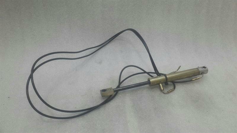 Mercedes SL55 R230 Right Hydraulic Cylinder A2308001272 Hydraulic Cylinder Right