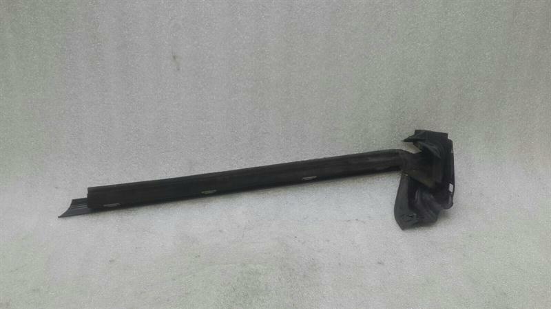 Mercedes SL R230 rear left body moulding A2306730165 strip rear left