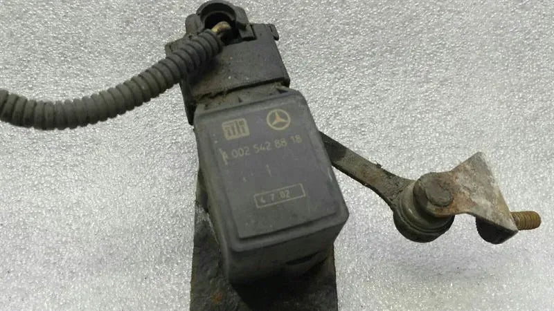 Mercedes SL R230 suspension level sensor A0025428818 level sensor.