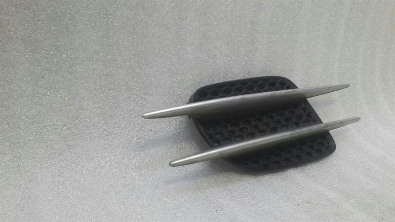 Mercedes SL R230 Front Left Wing Grill A2306900136 Fenders Grille Left VL