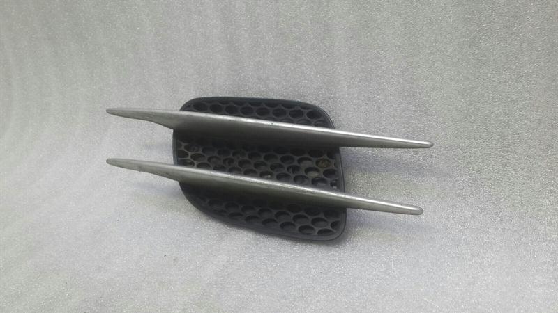 Mercedes SL R230 Front Left Wing Grill A2306900136 Fenders Grille Left VL