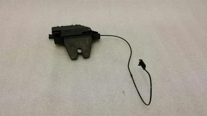 BMW 1 Series E87 Boot Lock 8196401 Tailgate Lock