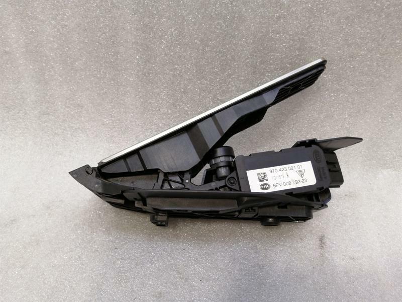 Porsche Panamera 970 Gas Pedal (Electrical) 97042302101 Accelerator Pedal PDK